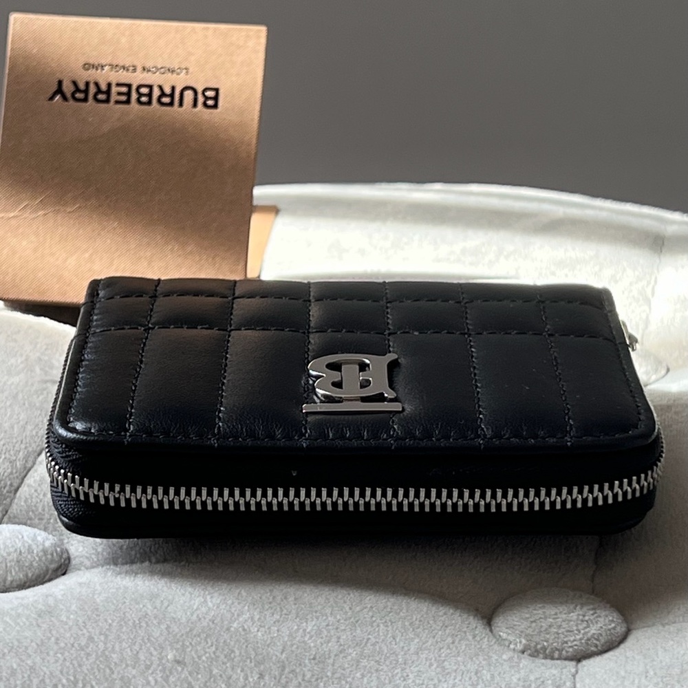 Burberry Quilted Leather Wallet in Black - Picture 4 of 11